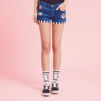 美特斯邦威女脚口拼条贴章针织牛仔短裤