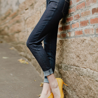 毛边翻脚口休闲中腰牛仔水洗九分裤女藏青色