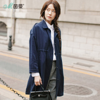 茵曼春新款莱赛尔修身抽绳宽松风衣外套女中长款