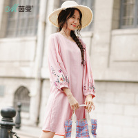 茵曼2018春装新款圆领宽松文艺刺绣绣花灯笼袖长袖气质连衣裙中裙