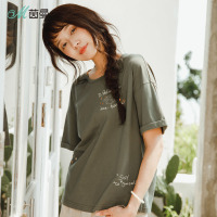 茵曼2018夏装新款圆领翻边落肩袖原创字母刺绣宽松军绿色T恤女