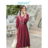 茵曼2019春装新款V领文艺绣花复古度假风显瘦中长款A字连衣裙女