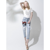 CZG218LC时尚亮片卡通字母修饰磨白牛仔裤