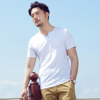 阿仕顿夏季新款白色V领时尚薄体恤纯棉短袖t恤修身男式简约打底衫