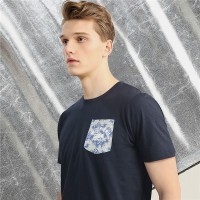 佐丹奴T恤男装图案印花单边口袋圆领T恤13028201