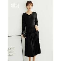 韩都衣舍2019春女装韩版气质显瘦V领黑色打底连衣裙OR9023槿