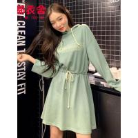 韩都衣舍2019秋装新韩版学生收腰系带连帽短裙连衣裙OM80658婏