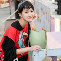 2019夏季新款潮韩版时尚小清新简约百搭水桶包单肩斜挎链条包包女