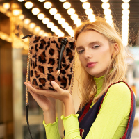 豹纹包包女2019秋冬新款毛毛包个性时尚水桶包百搭单肩斜挎链条包