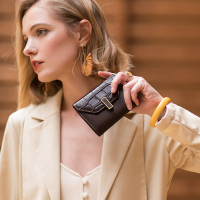 2019新款鳄鱼纹牛皮情侣钱包短款小众设计师复古简约ins女式皮夹