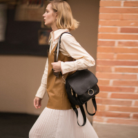 真皮双肩包女2019新款头层牛皮休闲背包软皮百搭超火的单肩多用包