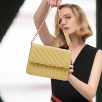 小众设计师款ins百款圆环链条包包2019流行新款小香风牛皮小方包