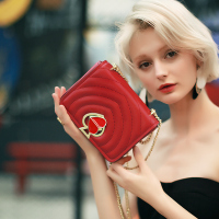 2019新款七夕情人节限定桃心形小方包红色单肩斜挎包包洋气链条包