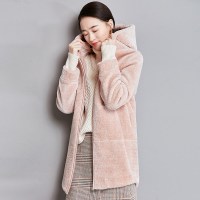 欧昵雪 秋冬季亮片章仔宽松休闲羊羔绒毛绒外套女连帽中长款q