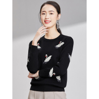 欧昵雪秋冬季新款天鹅图案绣花圆领套头针织衫女长袖短款毛衣d