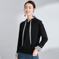 欧昵雪春秋季条纹压褶拼接长袖短款宽松连帽套头卫衣女黑色c