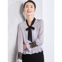 欧昵雪春秋季蕾丝拼接蝴蝶结系带时尚喇叭袖收腰上衣女短款c