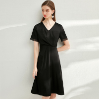 欧昵雪夏季赫本风V领显瘦收腰连衣裙女气质黑色a字中裙
