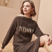 欧昵雪秋冬连帽字母毛衣套装裙女包臀半身裙针织两件套