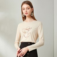 欧昵雪减龄套头圆领绣花钉珠长袖T恤女显瘦打底上衣