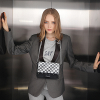 COMICO高美高女款字母链条包单肩斜挎包D1007