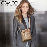 COMICO高美高女款型格压花字母水桶包单肩斜挎包D1009