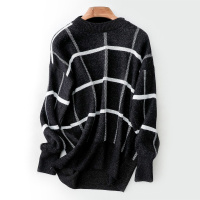 女款潮流休闲圆领宽松拼接条纹针织衫
