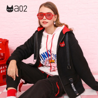 a02新款秋冬潮流徽章飘带拼色帽子前短后长夹克女DTT6D0341JK