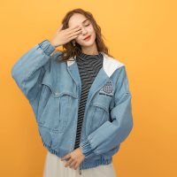 a02新款时尚刺绣撞色宽松连帽短款牛仔夹克女潮DTU6C0311JK