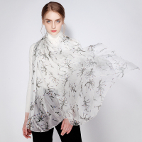 上海故事真丝围巾女春秋百搭长款桑蚕丝丝巾夏季薄款防晒披肩