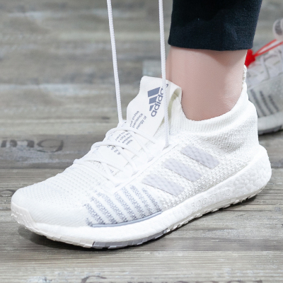 Adidas阿迪达斯女鞋2020秋季新款BOOST减震耐磨运动跑步鞋 FU7344