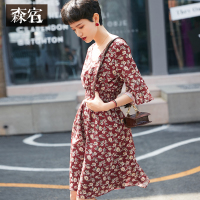 森宿Y文艺收腰印花连衣裙夏装2018新款休闲V领短袖女中裙子K