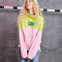 妖精的口袋冬装运动休闲字母套头长袖拼色卫衣女744048