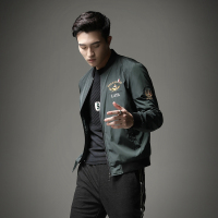 【秀衣记】2019新款轻奢简欧秋季加厚男士夹克衫外套刺绣棒球服