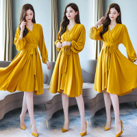 【COMEACROSS】2020年秋季纯色V领中长款连衣裙淑女潮流简约时尚舒适柔软