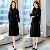 【COMEACROSS】秋款时尚气质随性两件套套裙