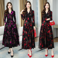 【COMEACROSS】2020秋装新款复古印花V领长袖修身女长款显瘦连衣裙大摆裙子