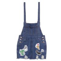 马克华菲女装2019夏新款破洞牛仔背带短裙女潮印花毛边包臀裙