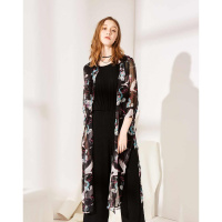 马克华菲女装2019新款趣味涂鸦七分袖中长款女式衬衫