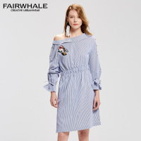 马克华菲女装2019夏季新款中长款条纹铅笔裙 一字领贴布连衣裙