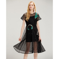 马克华菲2019可爱印花圆领短袖连衣裙