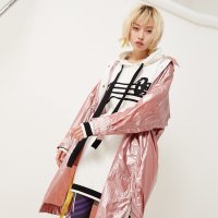 马克华菲女装 长袖潮流风衣 2019春季新款中长款亮色时尚外套