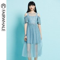 马克华菲女装2019夏装女人味露肩灯笼袖拼接蕾丝纱气质连衣裙