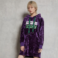马克华菲女装2019冬紫色绒面卫衣连帽连衣裙中长款韩版裙子