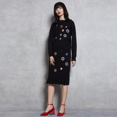 马克华菲女装韩版黑色毛线套装2019冬针织衫+半身裙刺绣两件套