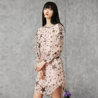 马克华菲女装 2019夏装新款星星印花微透收腰显瘦雪纺连衣裙长款