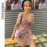 马克华菲女装褶皱碎花裙2020新款夏季大V领紧身短款复古连衣裙