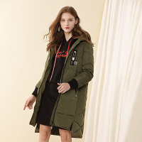 美丽衣橱军绿色连帽外套女2018冬季新款时尚韩范白鸭绒羽绒服潮