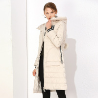 美丽衣橱专柜正品羽绒服女2018冬季新款时尚纯色徽章中长款外套