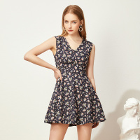 美丽衣橱碎花高腰a字裙女2019夏新款时尚百搭V领无袖韩范连衣裙